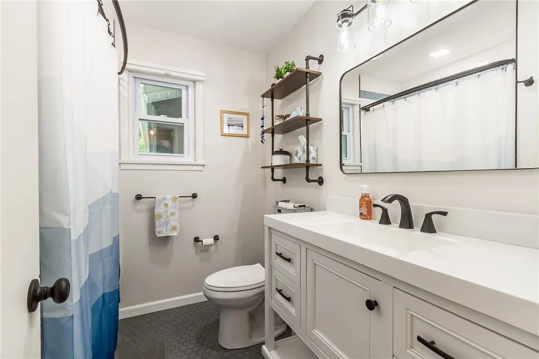 365 Gibson St Street, Canandaigua-city, New York 1, Canandaigua City, New York 14424, 3 Bedrooms Bedrooms, 7 Rooms Rooms,1 BathroomBathrooms,Residential,Closed,365 Gibson St Street, Canandaigua-city, New York 1,R1616026