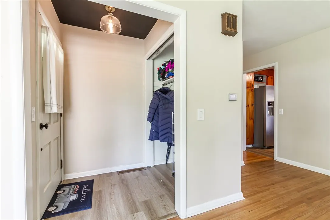365 Gibson St Street, Canandaigua-city, New York 1, Canandaigua City, New York 14424, 3 Bedrooms Bedrooms, 7 Rooms Rooms,1 BathroomBathrooms,Residential,Closed,365 Gibson St Street, Canandaigua-city, New York 1,R1616026