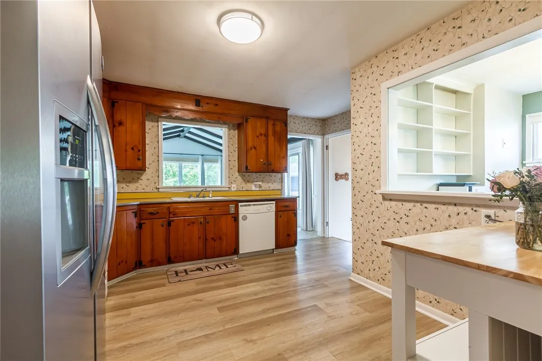 365 Gibson St Street, Canandaigua-city, New York 1, Canandaigua City, New York 14424, 3 Bedrooms Bedrooms, 7 Rooms Rooms,1 BathroomBathrooms,Residential,Closed,365 Gibson St Street, Canandaigua-city, New York 1,R1616026