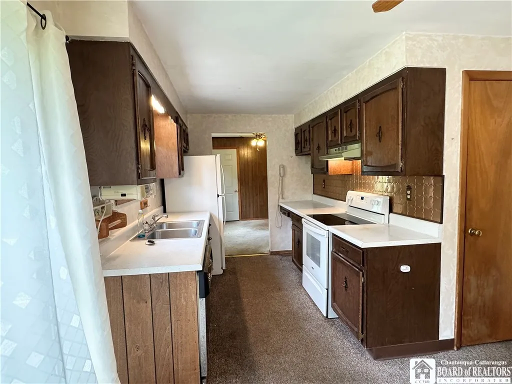 568 York Street, Olean-city, New York 14760, Olean, New York 14760, 3 Bedrooms Bedrooms, 8 Rooms Rooms,1 BathroomBathrooms,Residential,For Sale,568 York Street, Olean-city, New York 14760,R1613323