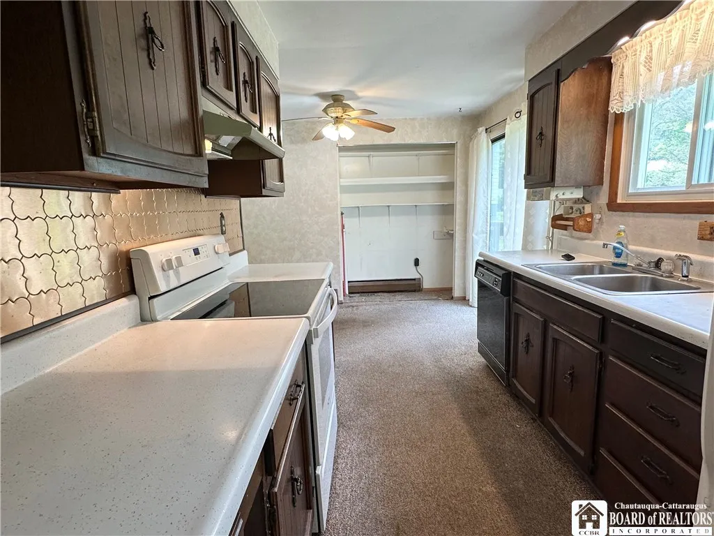 568 York Street, Olean-city, New York 14760, Olean, New York 14760, 3 Bedrooms Bedrooms, 8 Rooms Rooms,1 BathroomBathrooms,Residential,For Sale,568 York Street, Olean-city, New York 14760,R1613323