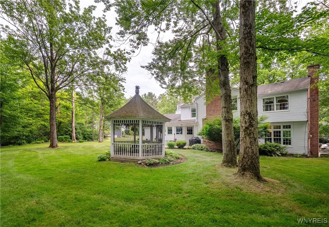 10 Knob Hill Road, Orchard Park, New York 14127, Orchard Park, New York 14127, 4 Bedrooms Bedrooms, 8 Rooms Rooms,2 BathroomsBathrooms,Residential,Closed,10 Knob Hill Road, Orchard Park, New York 14127,B1616110