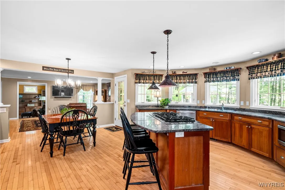 10 Knob Hill Road, Orchard Park, New York 14127, Orchard Park, New York 14127, 4 Bedrooms Bedrooms, 8 Rooms Rooms,2 BathroomsBathrooms,Residential,Closed,10 Knob Hill Road, Orchard Park, New York 14127,B1616110