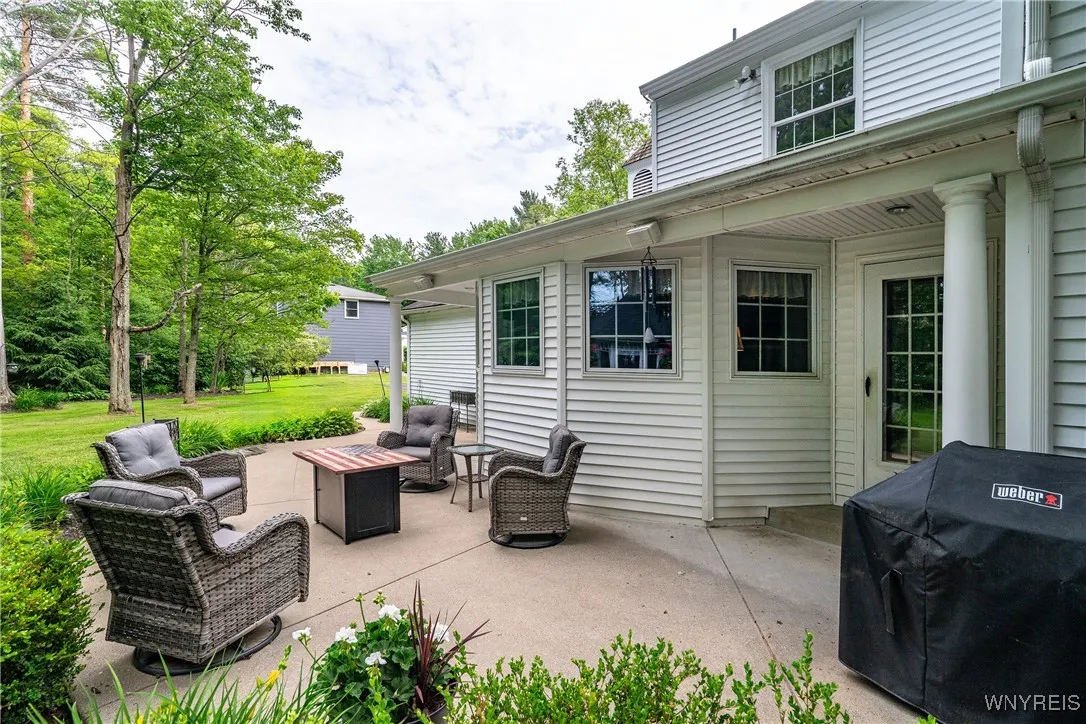 10 Knob Hill Road, Orchard Park, New York 14127, Orchard Park, New York 14127, 4 Bedrooms Bedrooms, 8 Rooms Rooms,2 BathroomsBathrooms,Residential,Closed,10 Knob Hill Road, Orchard Park, New York 14127,B1616110