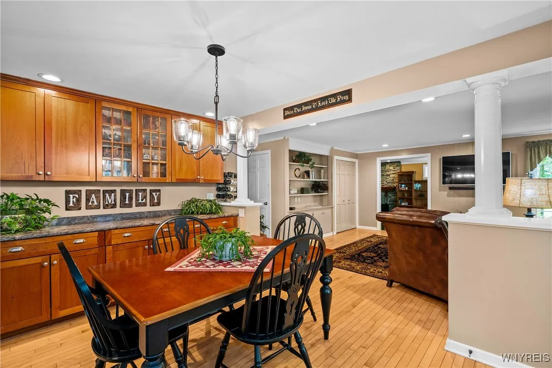 10 Knob Hill Road, Orchard Park, New York 14127, Orchard Park, New York 14127, 4 Bedrooms Bedrooms, 8 Rooms Rooms,2 BathroomsBathrooms,Residential,Closed,10 Knob Hill Road, Orchard Park, New York 14127,B1616110