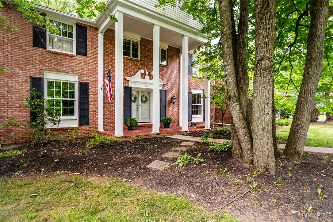 10 Knob Hill Road, Orchard Park, New York 14127, Orchard Park, New York 14127, 4 Bedrooms Bedrooms, 8 Rooms Rooms,2 BathroomsBathrooms,Residential,Closed,10 Knob Hill Road, Orchard Park, New York 14127,B1616110