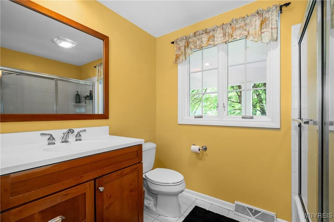10 Knob Hill Road, Orchard Park, New York 14127, Orchard Park, New York 14127, 4 Bedrooms Bedrooms, 8 Rooms Rooms,2 BathroomsBathrooms,Residential,Closed,10 Knob Hill Road, Orchard Park, New York 14127,B1616110