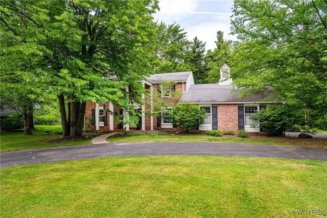 10 Knob Hill Road, Orchard Park, New York 14127, Orchard Park, New York 14127, 4 Bedrooms Bedrooms, 8 Rooms Rooms,2 BathroomsBathrooms,Residential,Closed,10 Knob Hill Road, Orchard Park, New York 14127,B1616110