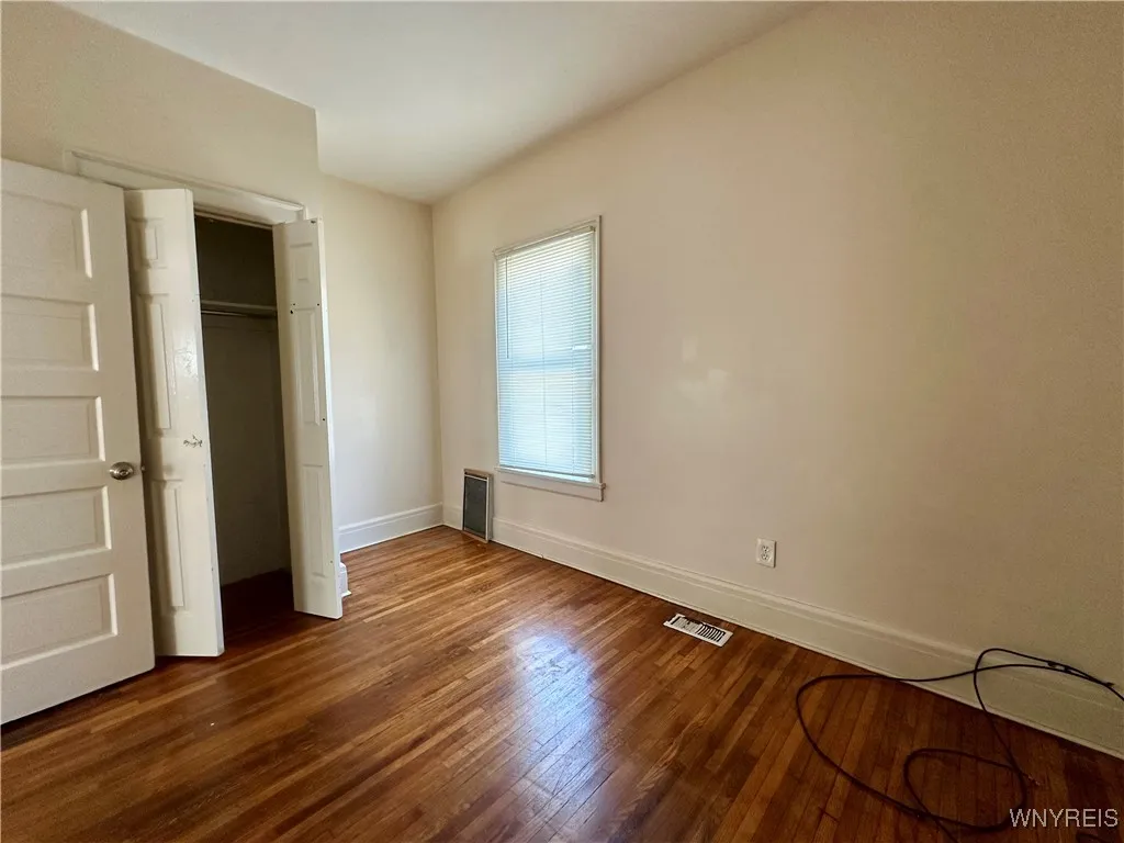 127 Hayden St, Buffalo, New York 14210, Buffalo, New York 14210, 3 Bedrooms Bedrooms, 6 Rooms Rooms,1 BathroomBathrooms,Residential Lease,For Rent,127 Hayden St, Buffalo, New York 14210,B1615331