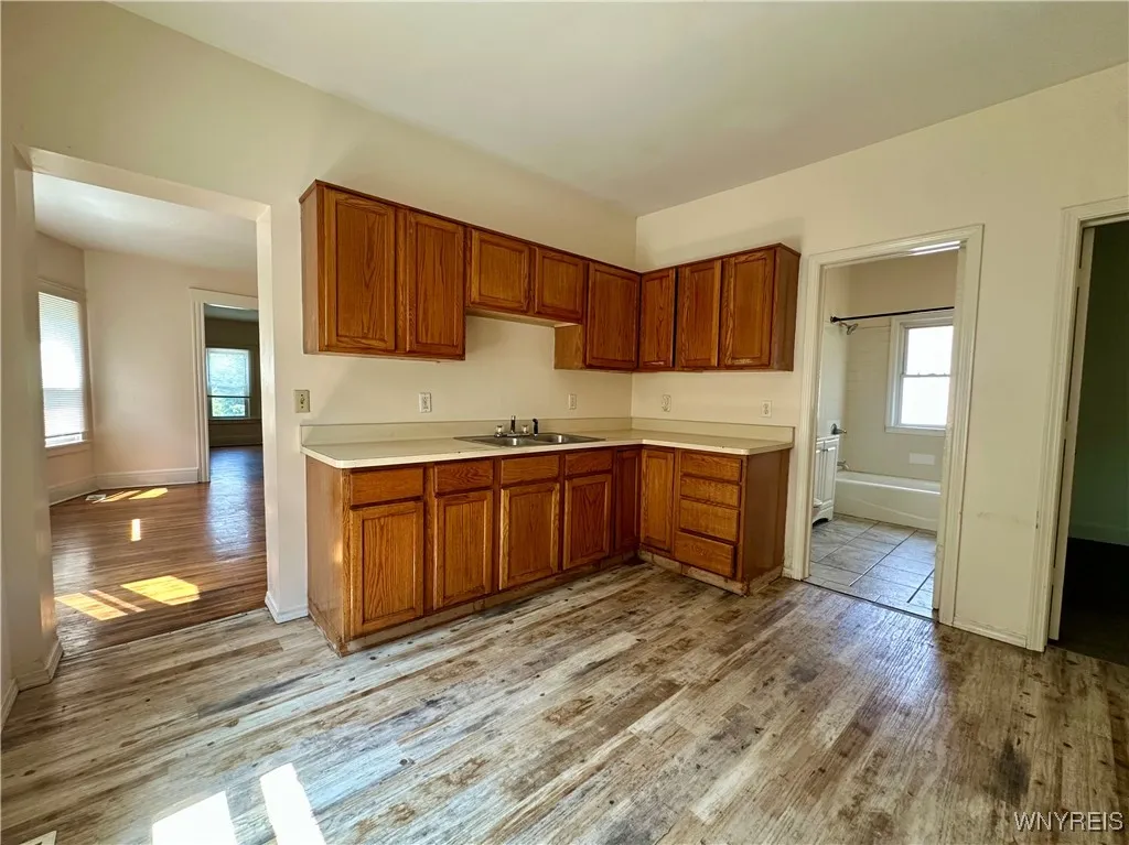 127 Hayden St, Buffalo, New York 14210, Buffalo, New York 14210, 3 Bedrooms Bedrooms, 6 Rooms Rooms,1 BathroomBathrooms,Residential Lease,For Rent,127 Hayden St, Buffalo, New York 14210,B1615331