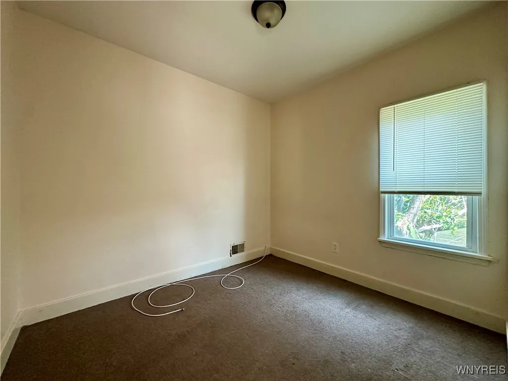 127 Hayden St, Buffalo, New York 14210, Buffalo, New York 14210, 3 Bedrooms Bedrooms, 6 Rooms Rooms,1 BathroomBathrooms,Residential Lease,For Rent,127 Hayden St, Buffalo, New York 14210,B1615331