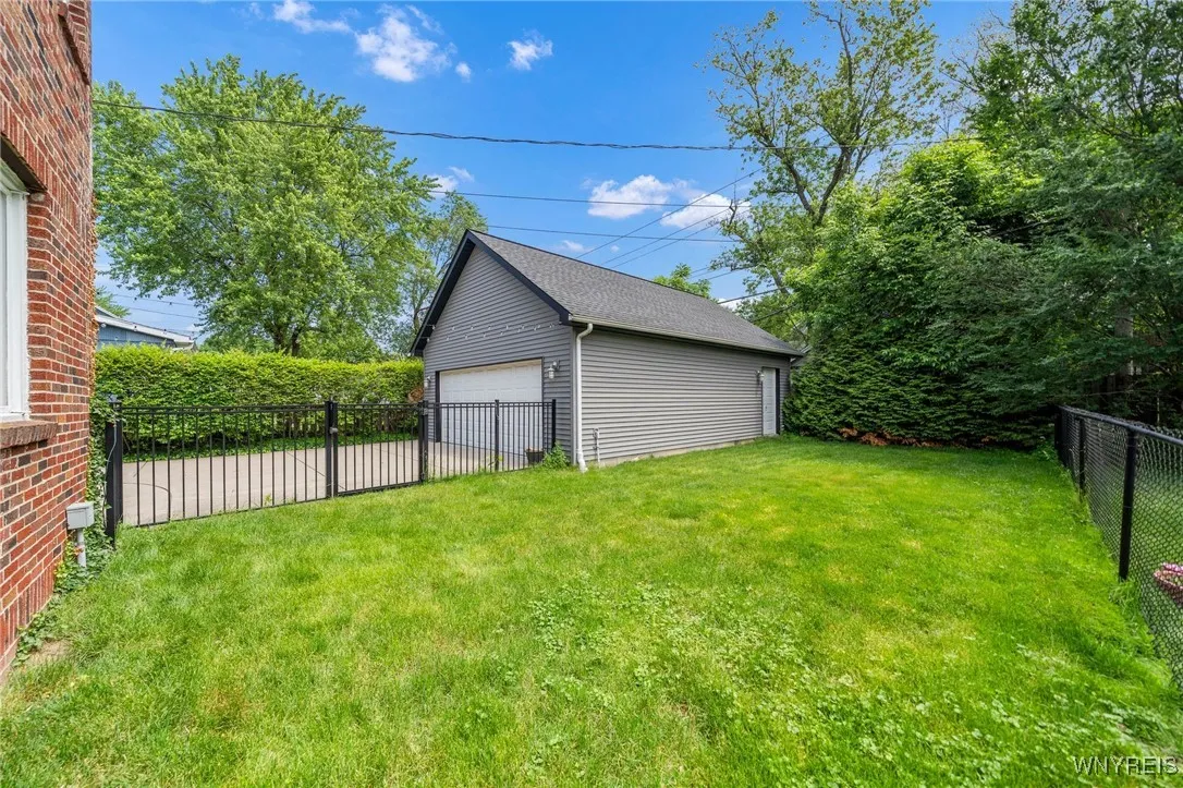186 Roycroft Boulevard, Amherst, New York 14226, Amherst, New York 14226, 4 Bedrooms Bedrooms, 10 Rooms Rooms,2 BathroomsBathrooms,Residential,Closed,186 Roycroft Boulevard, Amherst, New York 14226,B1613541