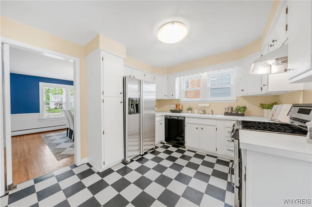 186 Roycroft Boulevard, Amherst, New York 14226, Amherst, New York 14226, 4 Bedrooms Bedrooms, 10 Rooms Rooms,2 BathroomsBathrooms,Residential,Closed,186 Roycroft Boulevard, Amherst, New York 14226,B1613541