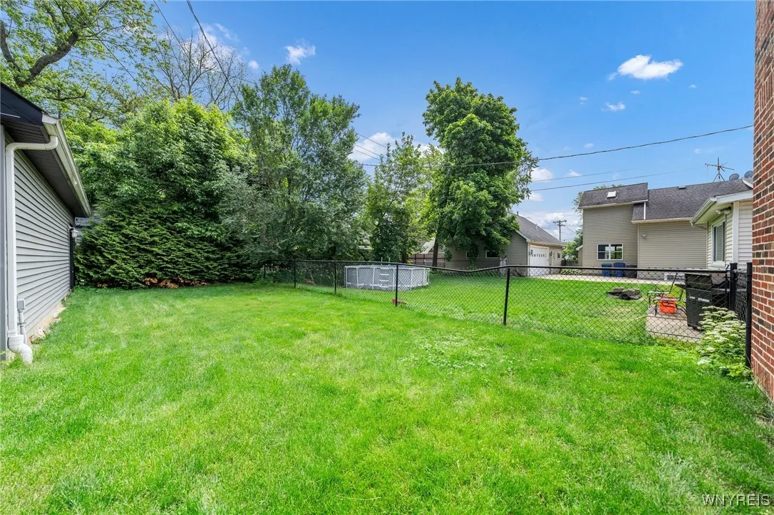 186 Roycroft Boulevard, Amherst, New York 14226, Amherst, New York 14226, 4 Bedrooms Bedrooms, 10 Rooms Rooms,2 BathroomsBathrooms,Residential,Closed,186 Roycroft Boulevard, Amherst, New York 14226,B1613541