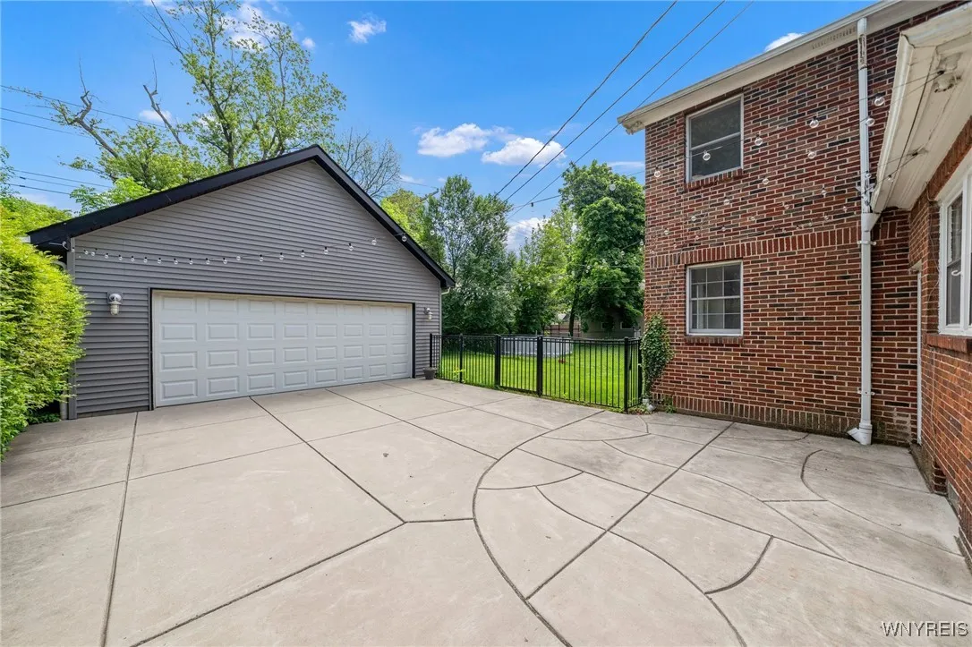 186 Roycroft Boulevard, Amherst, New York 14226, Amherst, New York 14226, 4 Bedrooms Bedrooms, 10 Rooms Rooms,2 BathroomsBathrooms,Residential,Closed,186 Roycroft Boulevard, Amherst, New York 14226,B1613541