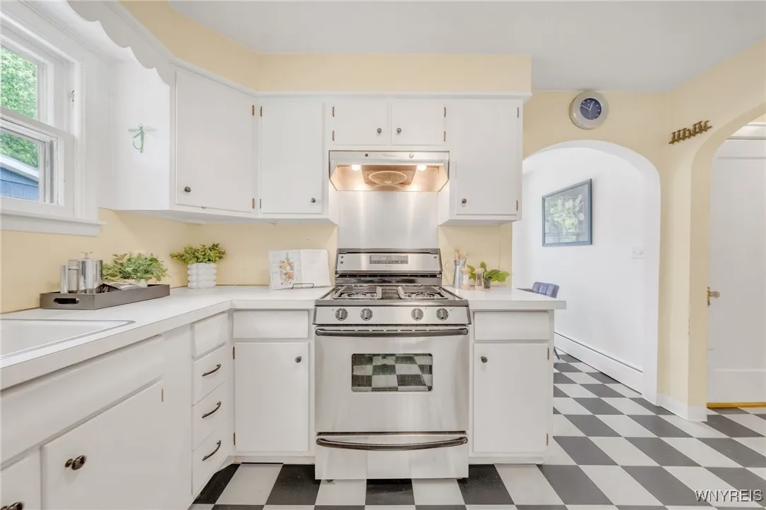186 Roycroft Boulevard, Amherst, New York 14226, Amherst, New York 14226, 4 Bedrooms Bedrooms, 10 Rooms Rooms,2 BathroomsBathrooms,Residential,Closed,186 Roycroft Boulevard, Amherst, New York 14226,B1613541