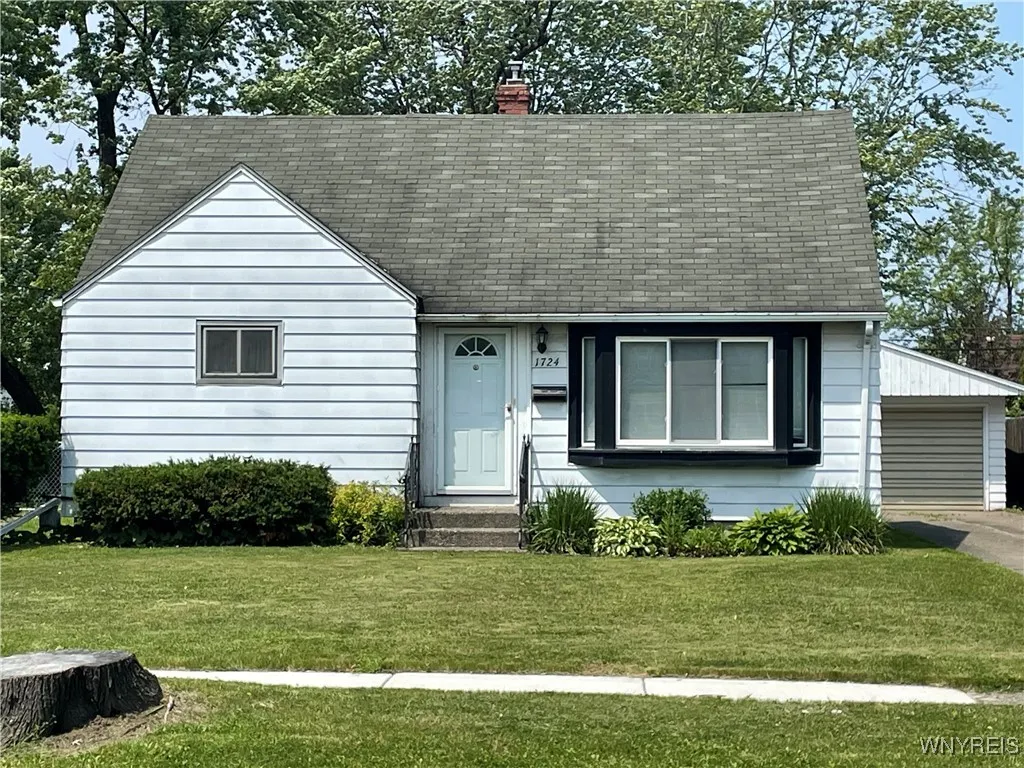 MAINTENANCE FREE
BAY WINDOW REPLACEMENT