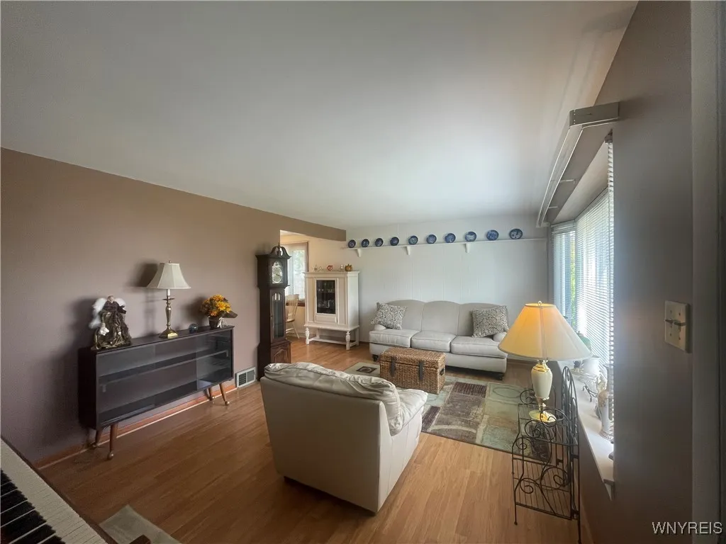 1724 Parker Boulevard, Tonawanda-town, New York 14, Tonawanda, New York 14150, 3 Bedrooms Bedrooms, 5 Rooms Rooms,2 BathroomsBathrooms,Residential,For Sale,1724 Parker Boulevard, Tonawanda-town, New York 14,B1616104
