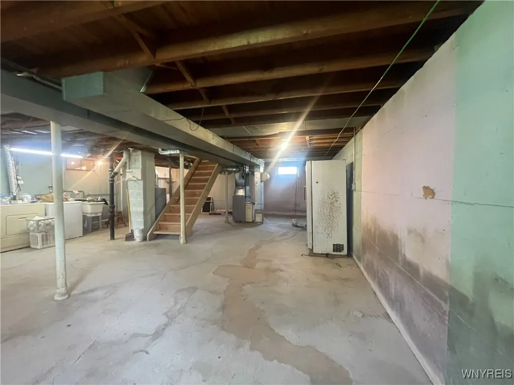 FULL BASEMENT