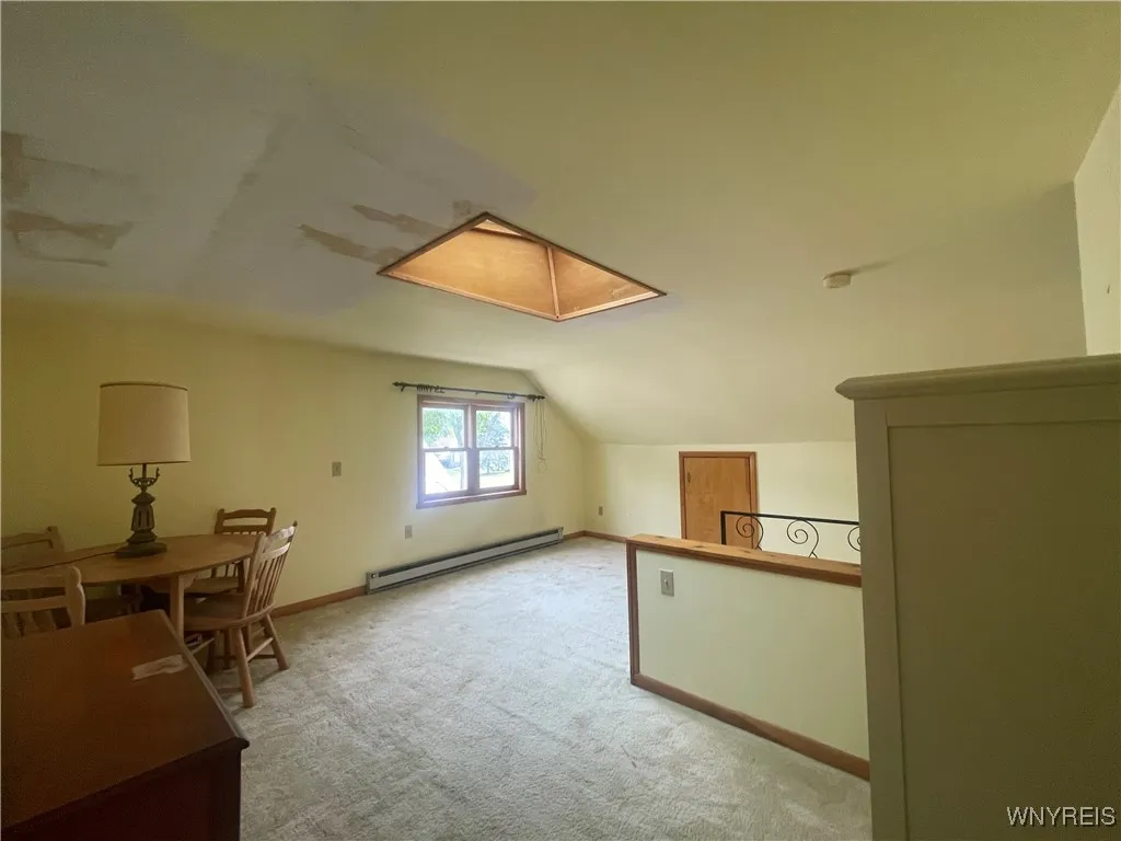 CARPETED - CEILING FANS