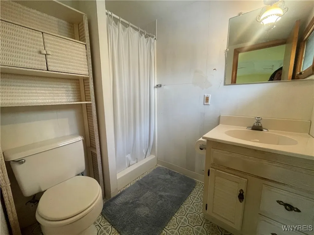 VANITY BATH/TUB-SHOWER