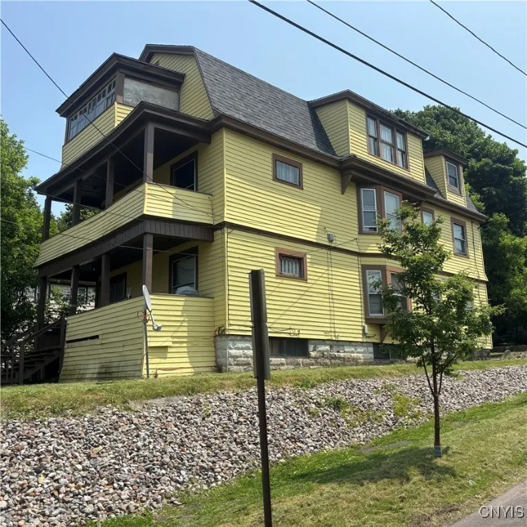 429 Grant Avenue, Syracuse, New York 13207, Syracuse, New York 13207, 6 Bedrooms Bedrooms, ,3 BathroomsBathrooms,Residential,Closed,429 Grant Avenue, Syracuse, New York 13207,0,S1613985