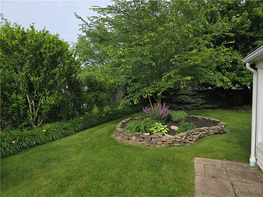 107 Greenleaf Avenue, Tonawanda-town, New York 141, Tonawanda, New York 14150, 3 Bedrooms Bedrooms, 7 Rooms Rooms,1 BathroomBathrooms,Residential,Closed,107 Greenleaf Avenue, Tonawanda-town, New York 141,B1615698