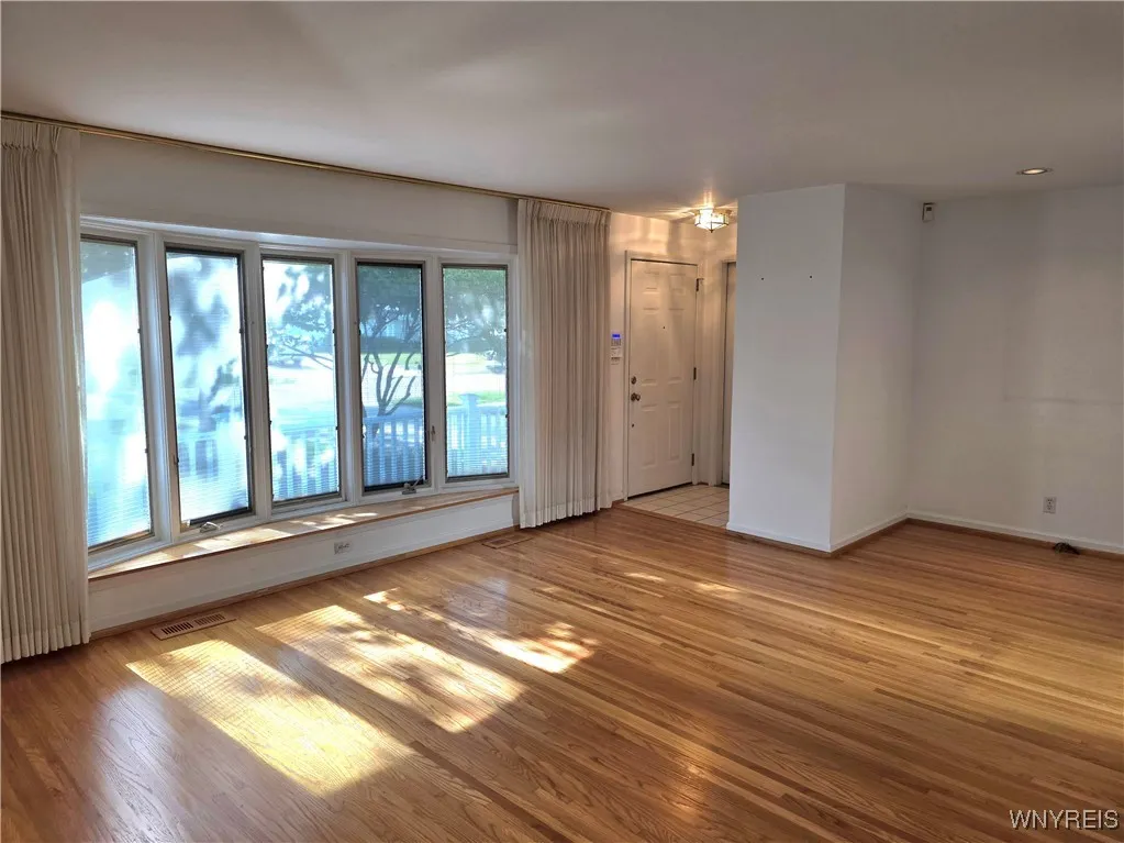 107 Greenleaf Avenue, Tonawanda-town, New York 141, Tonawanda, New York 14150, 3 Bedrooms Bedrooms, 7 Rooms Rooms,1 BathroomBathrooms,Residential,Closed,107 Greenleaf Avenue, Tonawanda-town, New York 141,B1615698