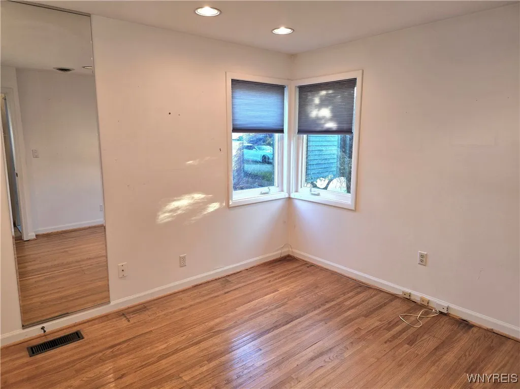 107 Greenleaf Avenue, Tonawanda-town, New York 141, Tonawanda, New York 14150, 3 Bedrooms Bedrooms, 7 Rooms Rooms,1 BathroomBathrooms,Residential,Closed,107 Greenleaf Avenue, Tonawanda-town, New York 141,B1615698