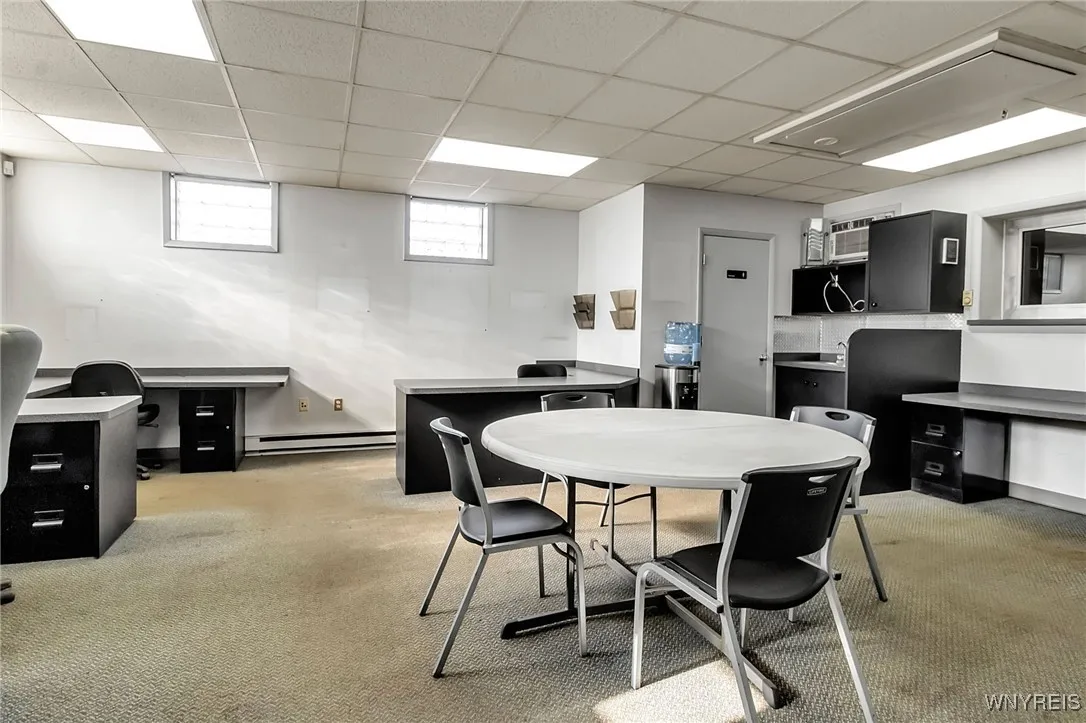 402 56th Street, Niagara Falls, New York 14304, Niagara Falls, New York 14304, ,Commercial Lease,For Rent,402 56th Street, Niagara Falls, New York 14304,B1613964