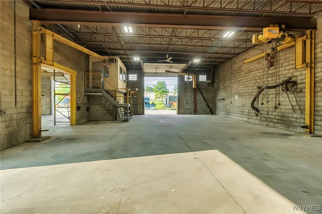 402 56th Street, Niagara Falls, New York 14304, Niagara Falls, New York 14304, ,Commercial Lease,For Rent,402 56th Street, Niagara Falls, New York 14304,B1613964
