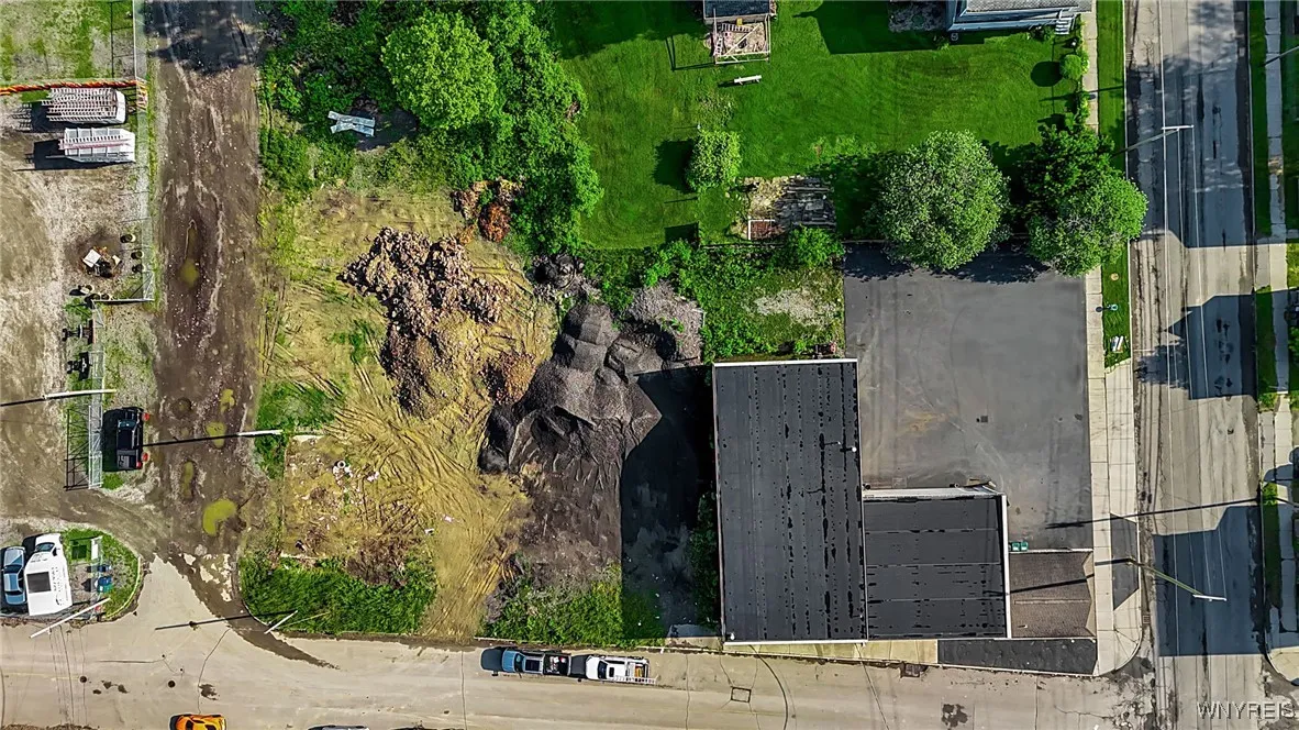 402 56th Bay #1 Street, Niagara Falls, New York 14, Niagara Falls, New York 14304, ,Commercial Lease,For Rent,402 56th Bay #1 Street, Niagara Falls, New York 14,B1615718