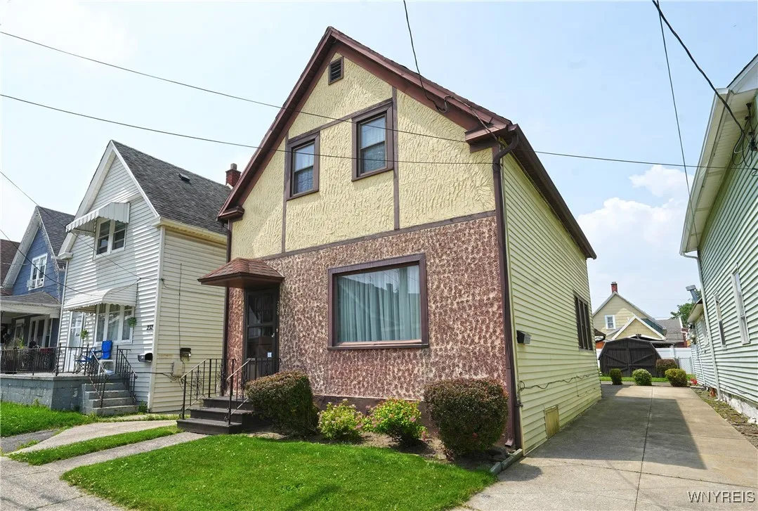 236 Weimar Street, Buffalo, New York 14206, Buffalo, New York 14206, 3 Bedrooms Bedrooms, 7 Rooms Rooms,1 BathroomBathrooms,Residential,For Sale,236 Weimar Street, Buffalo, New York 14206,0,B1616259