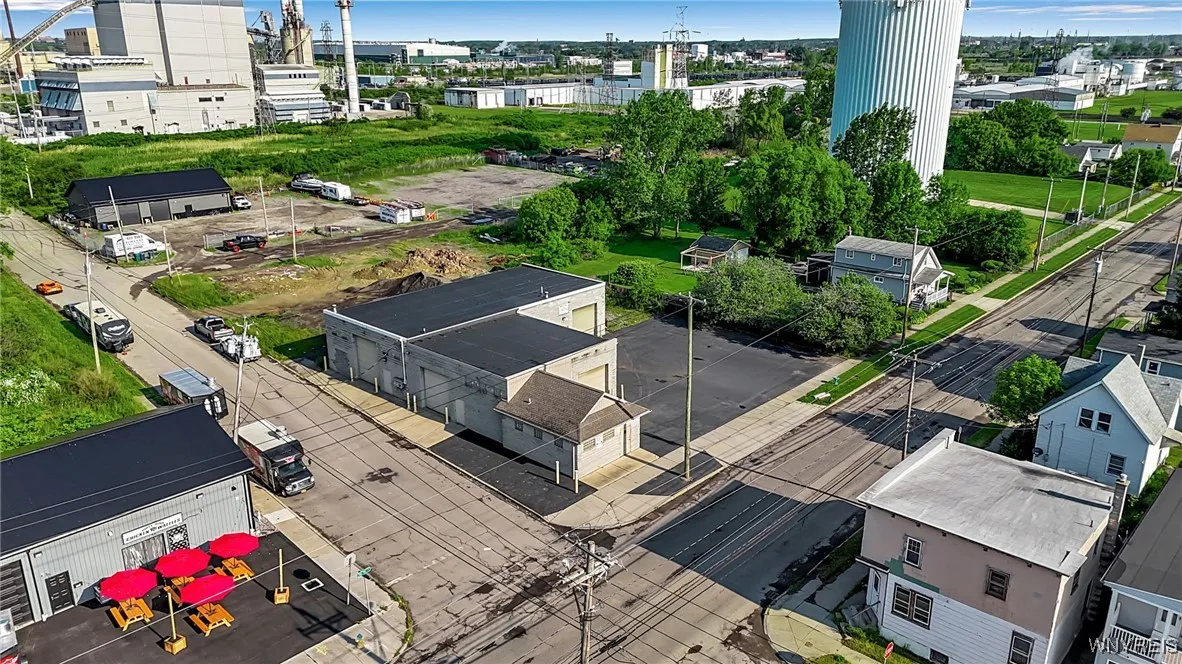 402 56th Bay #3 Street, Niagara Falls, New York 14, Niagara Falls, New York 14304, ,Commercial Lease,For Rent,402 56th Bay #3 Street, Niagara Falls, New York 14,B1615758