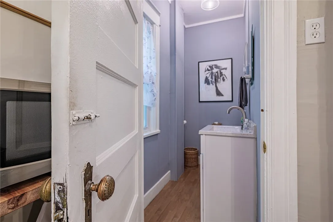 70 Field Street, Rochester, New York 14620, Rochester, New York 14620, 3 Bedrooms Bedrooms, 6 Rooms Rooms,1 BathroomBathrooms,Residential,Closed,70 Field Street, Rochester, New York 14620,0,R1616240