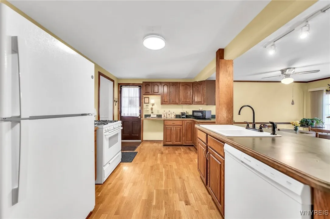 161 Willow Breeze Road, Tonawanda-town, New York 1, Tonawanda, New York 14223, 2 Bedrooms Bedrooms, 8 Rooms Rooms,1 BathroomBathrooms,Residential,Closed,161 Willow Breeze Road, Tonawanda-town, New York 1,0,B1616347