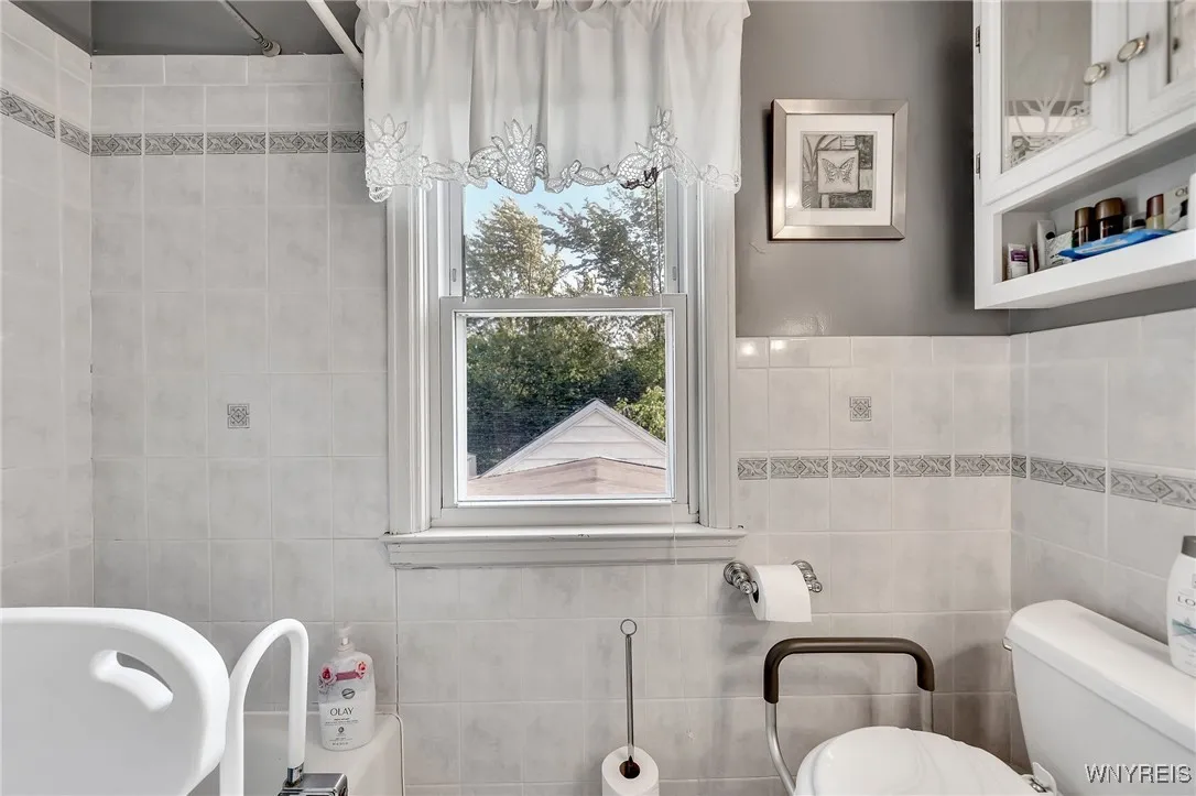 161 Willow Breeze Road, Tonawanda-town, New York 1, Tonawanda, New York 14223, 2 Bedrooms Bedrooms, 8 Rooms Rooms,1 BathroomBathrooms,Residential,Closed,161 Willow Breeze Road, Tonawanda-town, New York 1,0,B1616347
