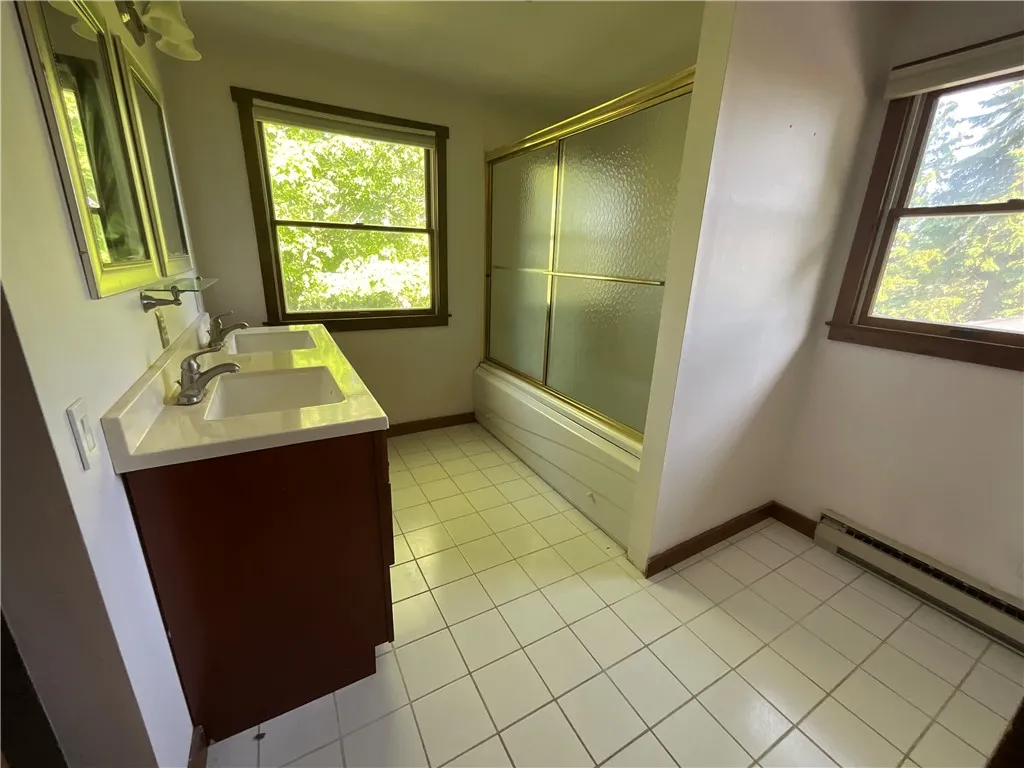 A view of the master bathroom.