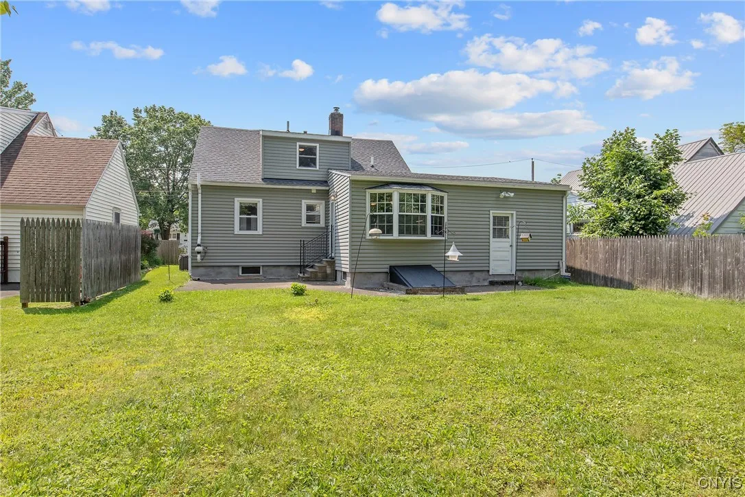 305 Academy Place, Syracuse, New York 13207, Syracuse, New York 13207, 3 Bedrooms Bedrooms, 8 Rooms Rooms,2 BathroomsBathrooms,Residential,Closed,305 Academy Place, Syracuse, New York 13207,0,S1615985