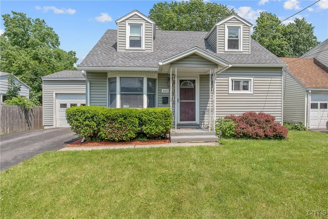 305 Academy Place, Syracuse, New York 13207, Syracuse, New York 13207, 3 Bedrooms Bedrooms, 8 Rooms Rooms,2 BathroomsBathrooms,Residential,Closed,305 Academy Place, Syracuse, New York 13207,0,S1615985