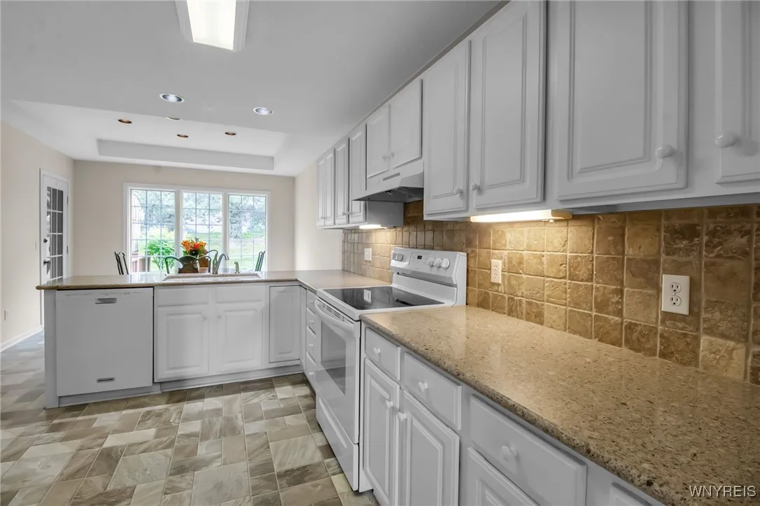 8476 Chadway Court, Clarence, New York 14221, Clarence, New York 14221, 2 Bedrooms Bedrooms, 6 Rooms Rooms,2 BathroomsBathrooms,Residential,Closed,8476 Chadway Court, Clarence, New York 14221,0,B1616407