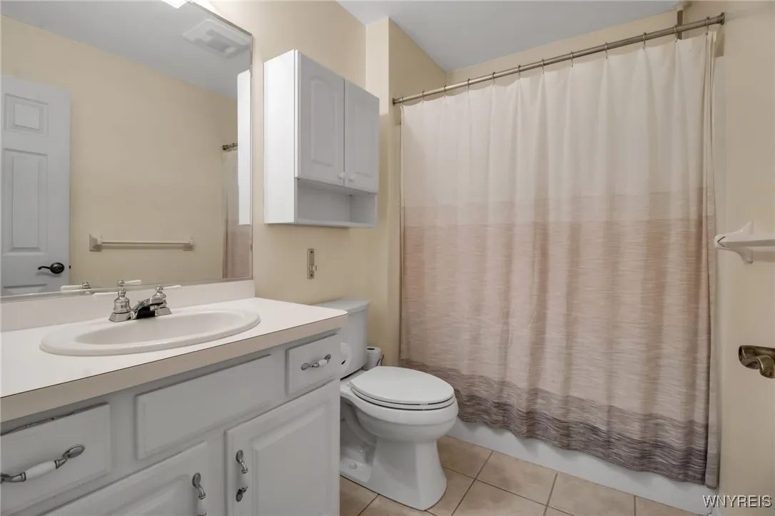 8476 Chadway Court, Clarence, New York 14221, Clarence, New York 14221, 2 Bedrooms Bedrooms, 6 Rooms Rooms,2 BathroomsBathrooms,Residential,Closed,8476 Chadway Court, Clarence, New York 14221,0,B1616407