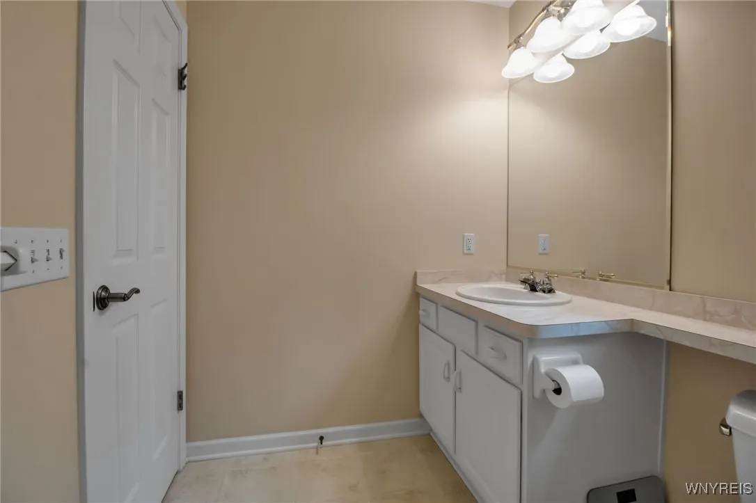 8476 Chadway Court, Clarence, New York 14221, Clarence, New York 14221, 2 Bedrooms Bedrooms, 6 Rooms Rooms,2 BathroomsBathrooms,Residential,Closed,8476 Chadway Court, Clarence, New York 14221,0,B1616407