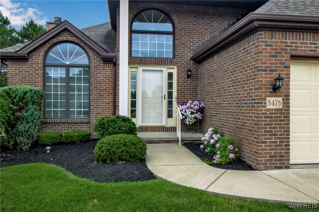 8476 Chadway Court, Clarence, New York 14221, Clarence, New York 14221, 2 Bedrooms Bedrooms, 6 Rooms Rooms,2 BathroomsBathrooms,Residential,Closed,8476 Chadway Court, Clarence, New York 14221,0,B1616407