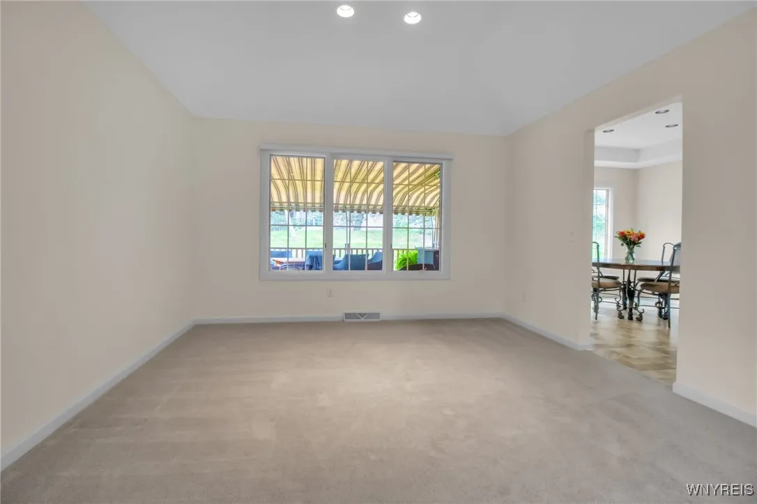 8476 Chadway Court, Clarence, New York 14221, Clarence, New York 14221, 2 Bedrooms Bedrooms, 6 Rooms Rooms,2 BathroomsBathrooms,Residential,Closed,8476 Chadway Court, Clarence, New York 14221,0,B1616407