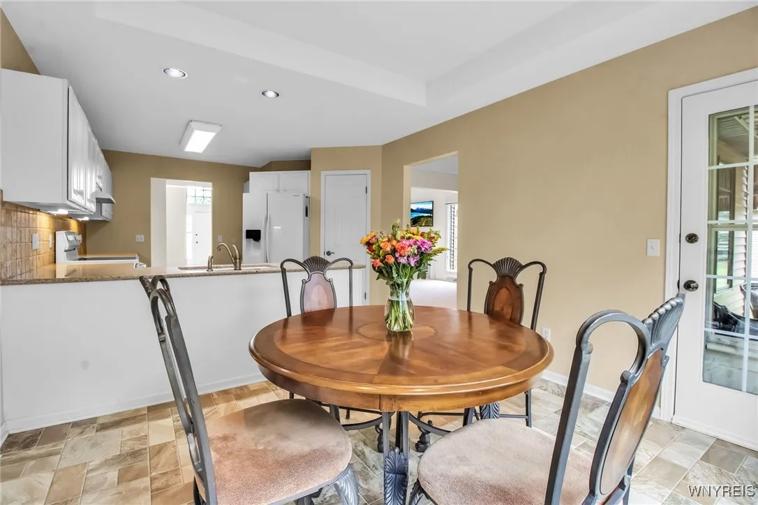 8476 Chadway Court, Clarence, New York 14221, Clarence, New York 14221, 2 Bedrooms Bedrooms, 6 Rooms Rooms,2 BathroomsBathrooms,Residential,Closed,8476 Chadway Court, Clarence, New York 14221,0,B1616407