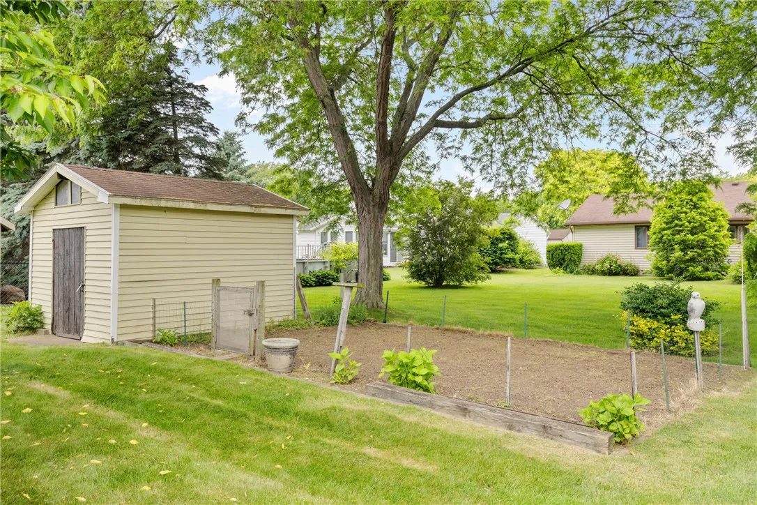 105 Kirkstone Pass, Greece, New York 14626, Greece, New York 14626, 3 Bedrooms Bedrooms, 8 Rooms Rooms,2 BathroomsBathrooms,Residential,Closed,105 Kirkstone Pass, Greece, New York 14626,R1615150
