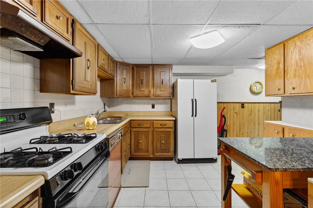 105 Kirkstone Pass, Greece, New York 14626, Greece, New York 14626, 3 Bedrooms Bedrooms, 8 Rooms Rooms,2 BathroomsBathrooms,Residential,Closed,105 Kirkstone Pass, Greece, New York 14626,R1615150