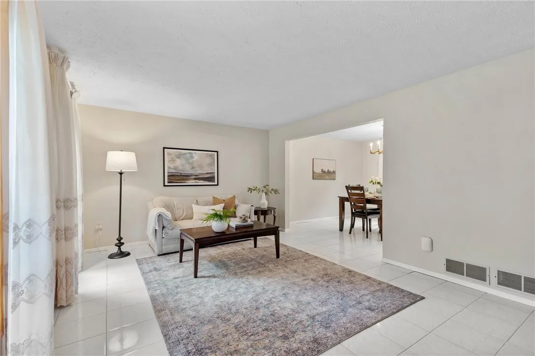 105 Kirkstone Pass, Greece, New York 14626, Greece, New York 14626, 3 Bedrooms Bedrooms, 8 Rooms Rooms,2 BathroomsBathrooms,Residential,Closed,105 Kirkstone Pass, Greece, New York 14626,R1615150