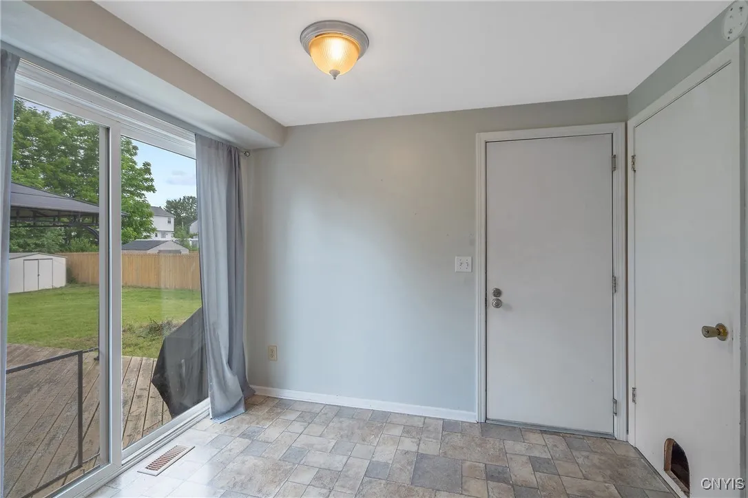 8115 Circuit Rider, Cicero, New York 13039, Cicero, New York 13039, 3 Bedrooms Bedrooms, 6 Rooms Rooms,1 BathroomBathrooms,Residential,Closed,8115 Circuit Rider, Cicero, New York 13039,S1615976